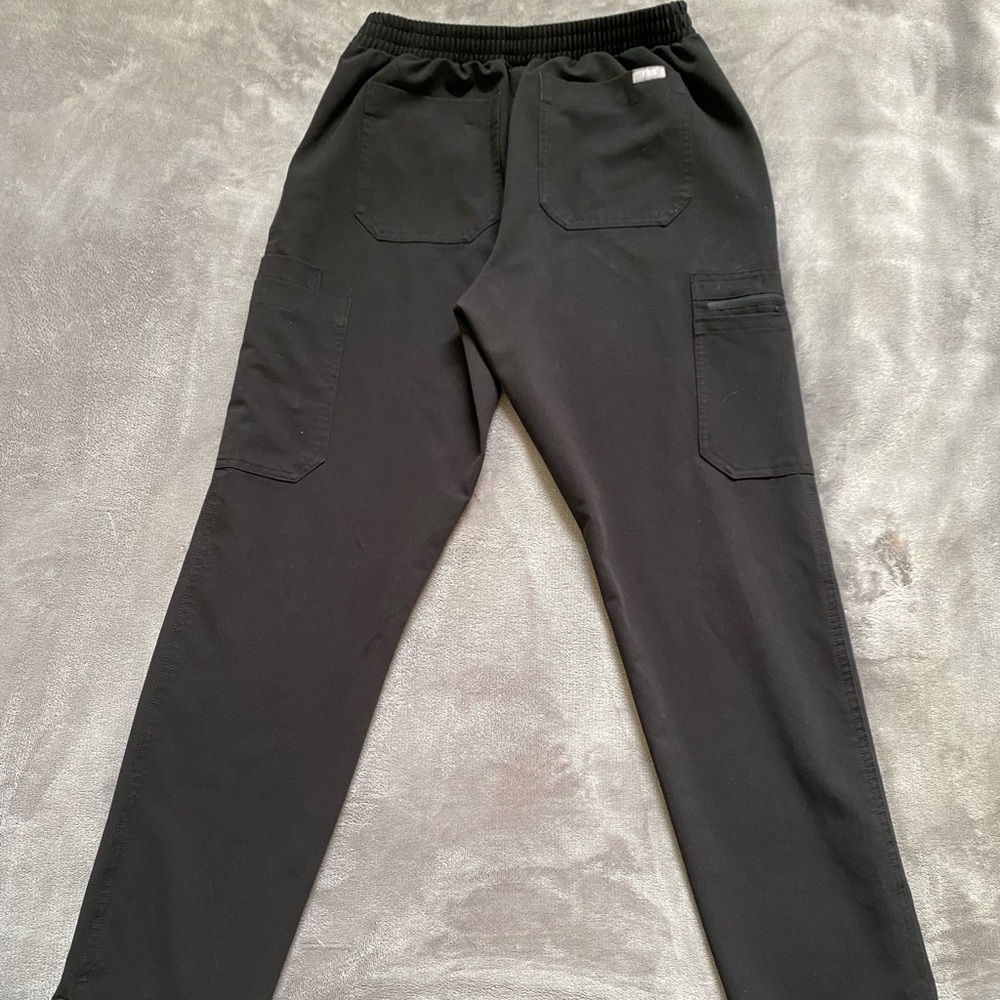 Black Figs Yolo skinny scrub pants, size Small.